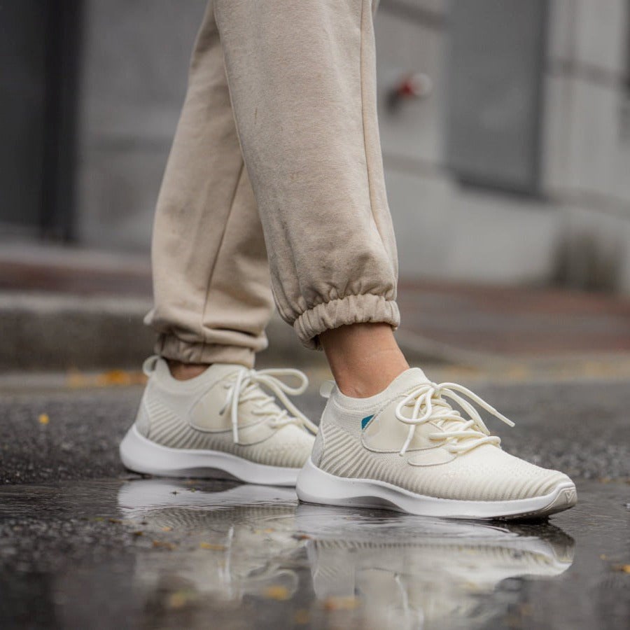 Vessi Everyday Move Sneakers Dam Beige | HKWXEL-207